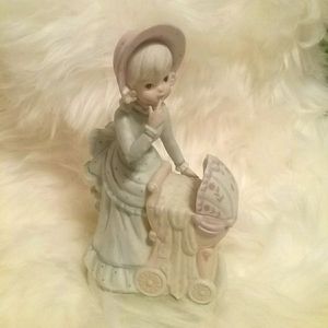Lefton Music Box Figurine Rock a Bye Baby 1983 VTG.